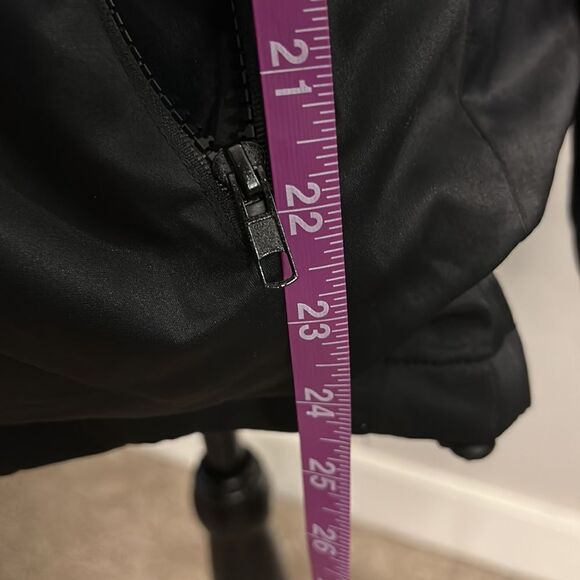 Ying Cai | Electric Heating Jacket, size M - Picture 13 of 15